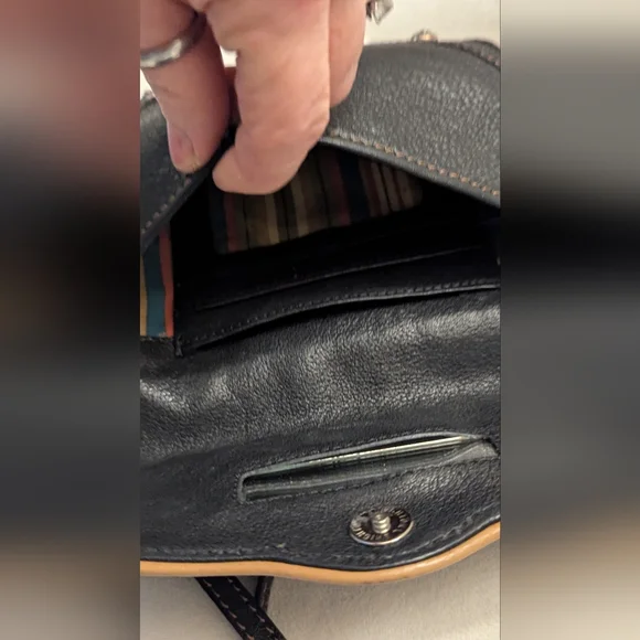 Brighton crossbody bag with additional wristlet strap - Picture 10 of 15